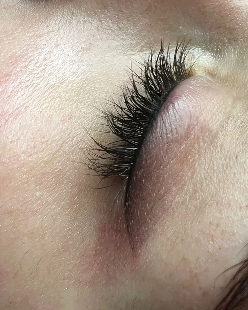 Lash Liner, linia rzęs
